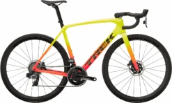 Trek Emonda SLR 7 ETap 2022 -Trek Winkel slr 7 etap geel 1